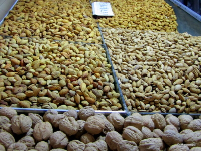Urumqi - Muslim District - nuts